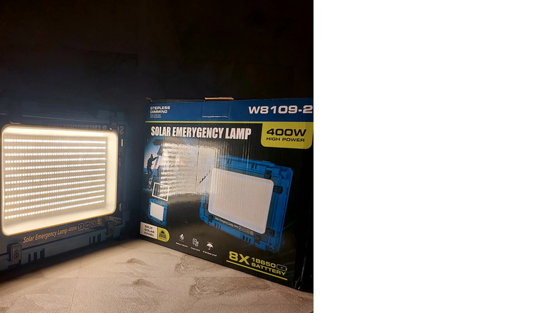 پروژکتور شارژی خورشیدی ۴۰۰ وات مدل W8109-2 با پاوربانک