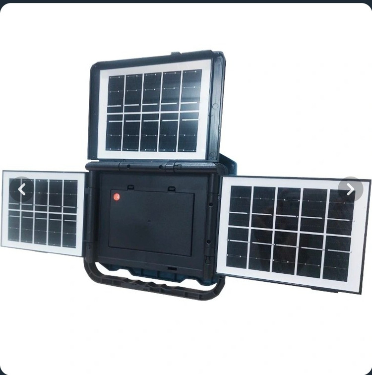 چراغ پروژکتور خورشیدی مدل W-8150-4 با پاوربانک
